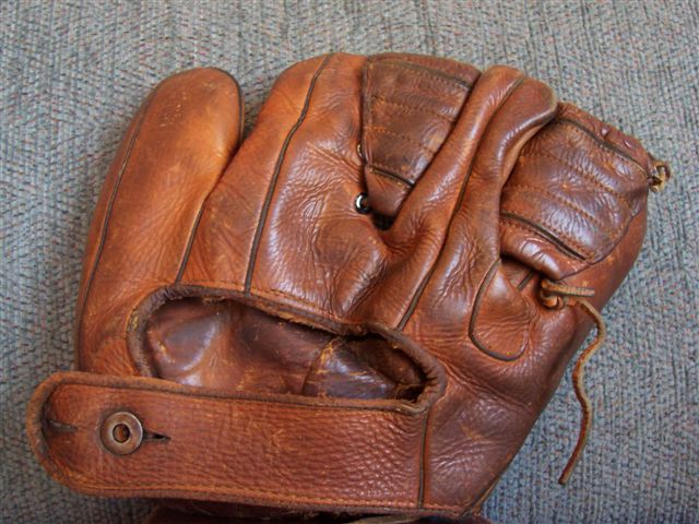 Joe DiMaggio OK Faux Finger Back